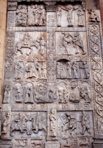 I bassorilievi sulla facciata della basilica di San Zeno dante_5