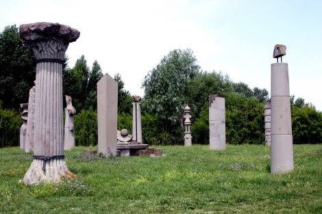 Il “Memorial” eretto negli anni fra il 1985 ed il 1989 tuoro6