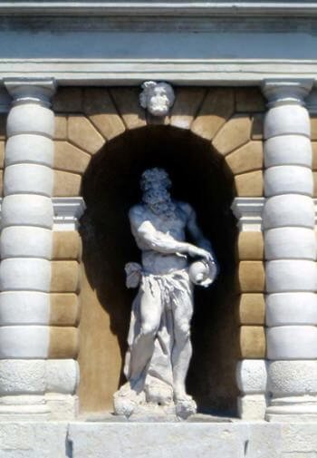 La nicchia con il Gigante