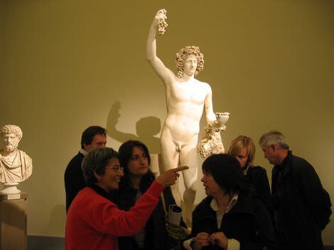 Valeria Sampaolo, Angela Vinci e Anna Trofima, visita al Museo Archeologico- Nazionale di Napoli