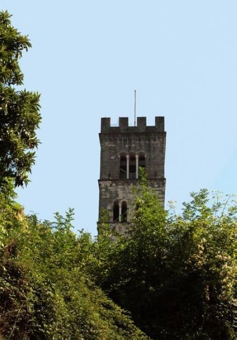 Il campanile del duomo, che ispira la famosa lirica “L’ora di Barga” pascoli_11b