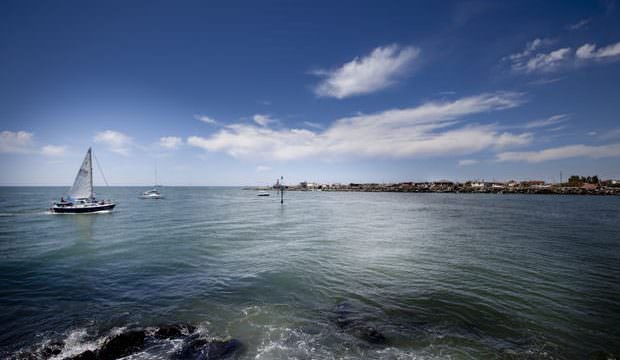 Il Tevere sfocia nel Mar Tirreno a Fiumicino (Giudicianni & Biffi)