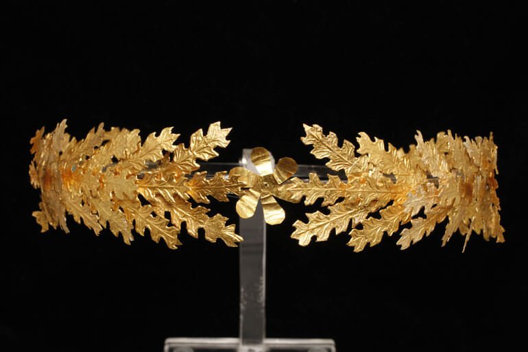 Corona aurea a foglie di quercia, Museo Archeologico Nazionale di Taranto