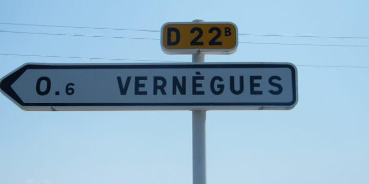 Cartello stradale di Vernegues
