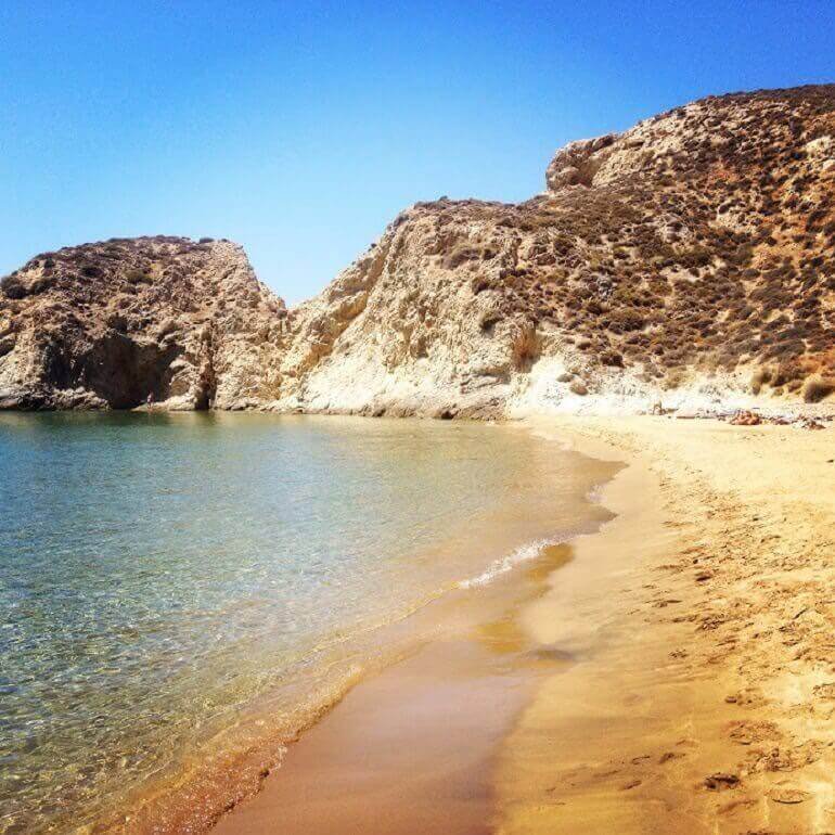 Una spiaggia dell'isola greca di Anafi