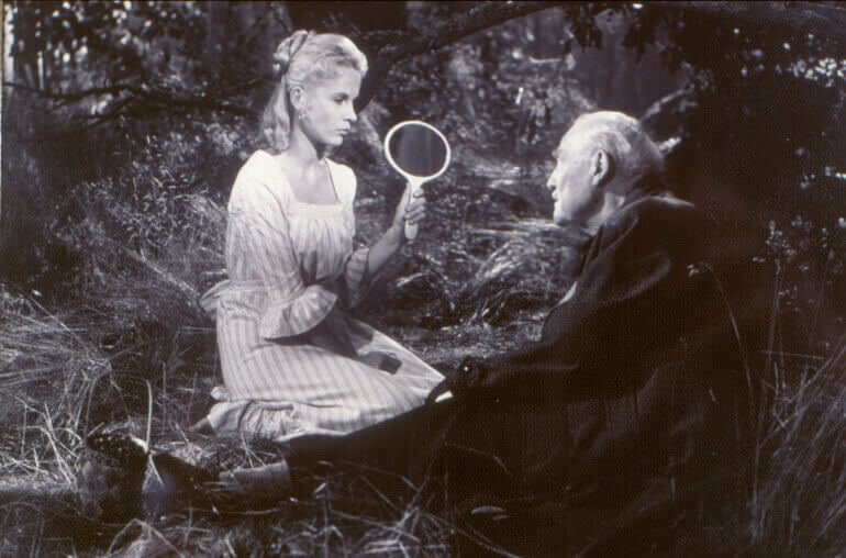 Una scena del film "Il posto delle fragole" di Ingmar Bergman