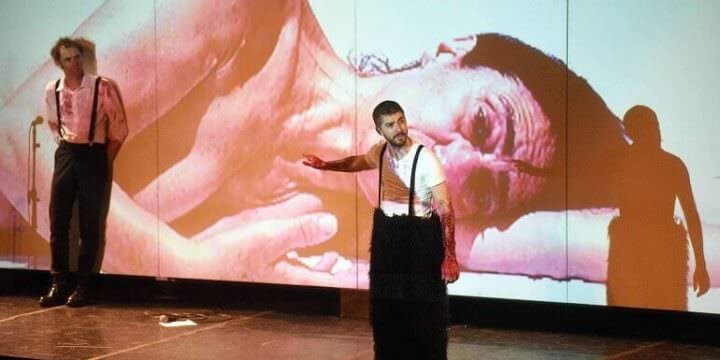 Michele Riondino e Stefano Scandaletti nel Giulio Cesare di Shakespeare