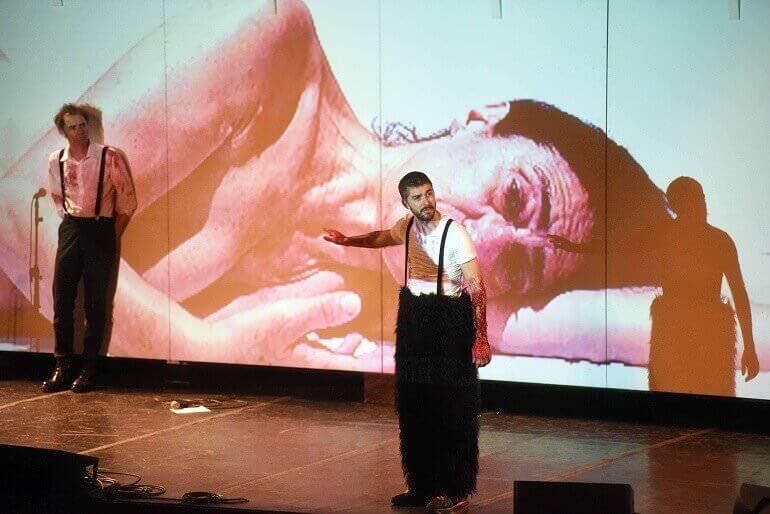 Michele Riondino e Stefano Scandaletti nel Giulio Cesare di Shakespeare