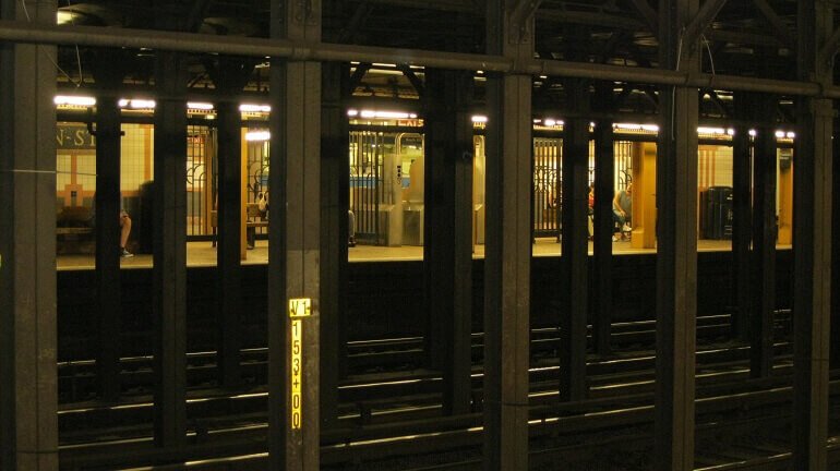Una stazione della metropolitana di Manhattan