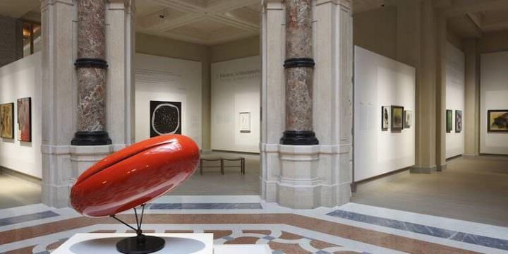 Galleria Italia Piazza Scala a Milano, Intesa Sanpaolo