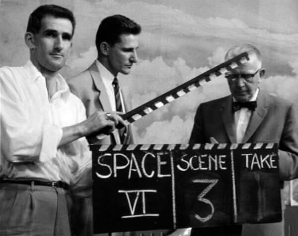 immagine di un ciak, da Wikipedia: Clapperboard (1953 ca)