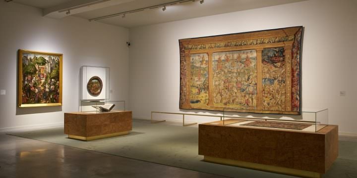 Una sala della mostra "In cerca di Utopia" al Museo M di Lovanio