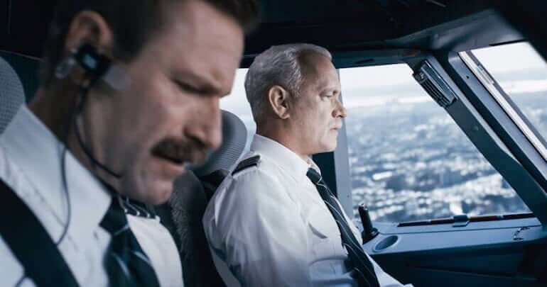 Aaron Eckhart e Tom Hanks in "Sully"