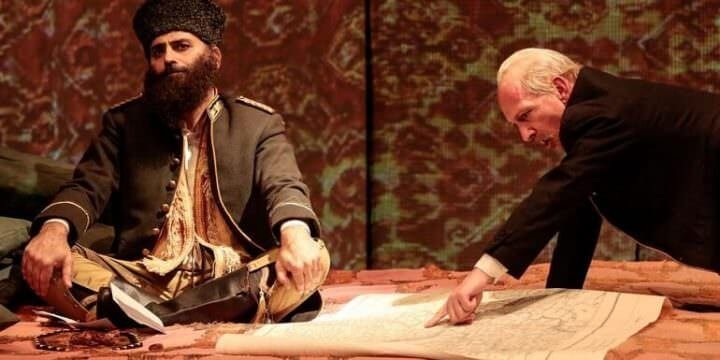 Hossein Taheri e Massimo Somaglino in "Afghanistan. Il grande gioco" (foto di Laila Pozzo)