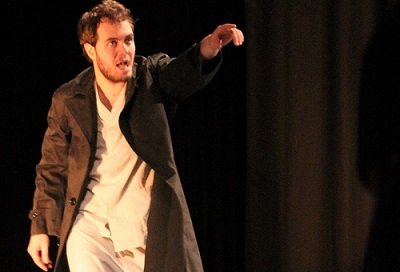 Nicola Ciaffoni nello spettacolo "Iliade, mito e guerra"