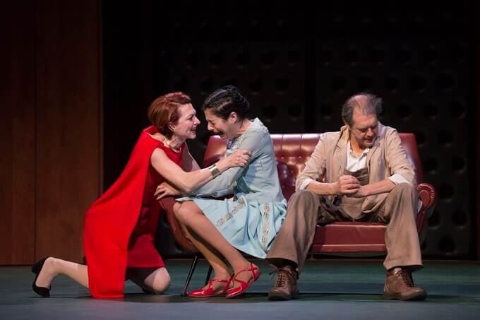 Giorgia Senesi, Anahì Traversi e Giovanni Crippa in "Ifigenia, liberata"