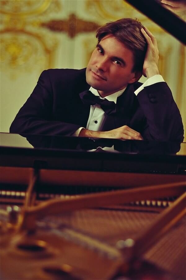 Il pianista Nicolas Horvath fotografato da Perla Maarek