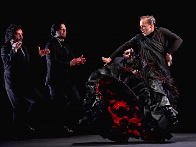 Un momento dello spettacolo di flamenco "Reversible" della Compagnia Manuel Liñán