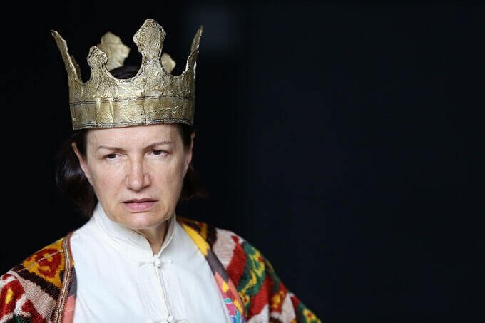 Maddalena Crippa in "Riccardo II", foto di Paolo Porto