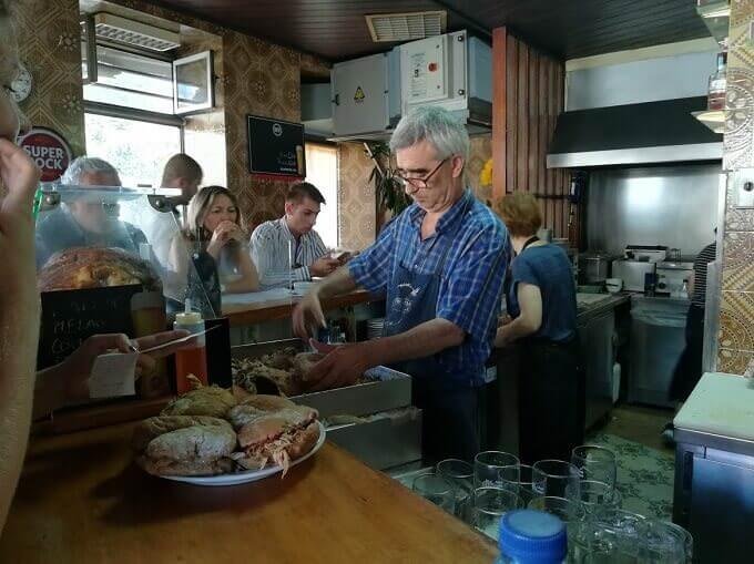 I bifana (tipici panini ripieni portoghesi) di Gasa Guedes a Porto
