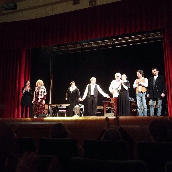 Vanja sui Navigli al Teatro Alfredo Chiesa di Milano: applausi al termine della prima