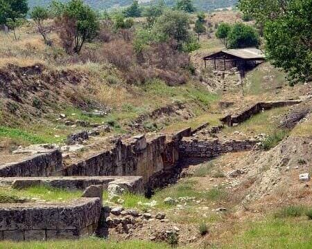 Le fortificazioni di Anfipoli (foto da Wikipedia)