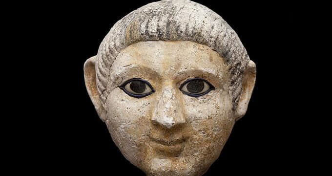 maschera funeraria del Fayum esposta alla mostra "Milano in Egitto" al Museo Archeologico di Milano
