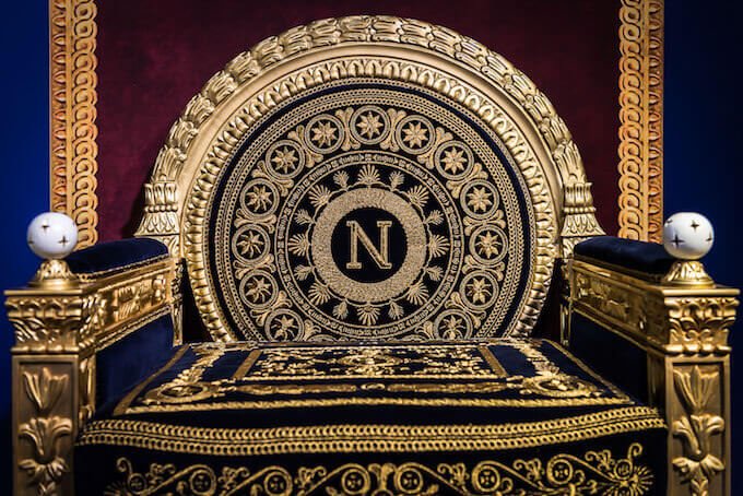 Il trono imperiale di Napoleone nella mostra “J’Arrive. Napoleone Bonaparte, I cinque volti del trionfo”