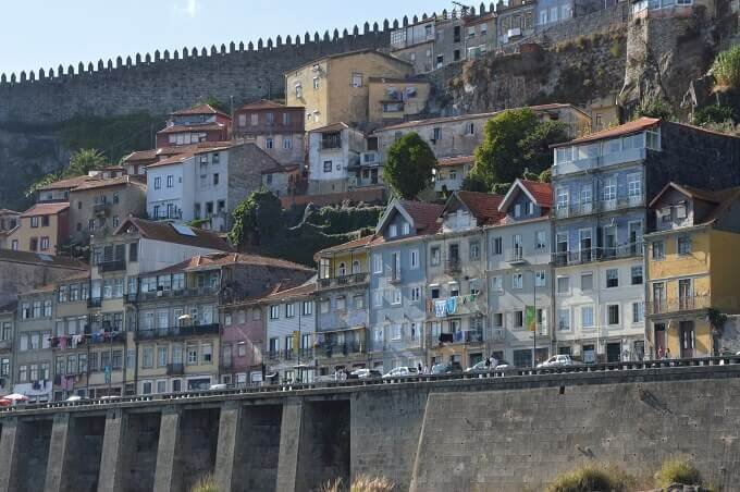 Il lungofiume Gustave Eiffel a Porto