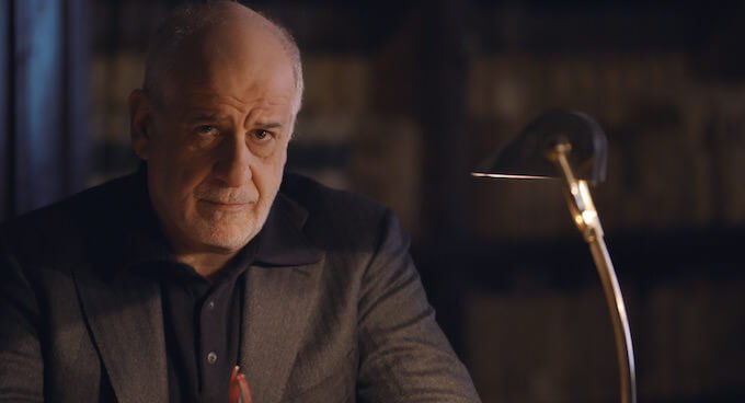 Toni Servillo nel film "Hitler contro Picasso e gli altri"