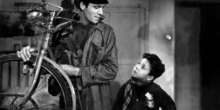 Una scena del film "Ladri di biciclette" di Vittorio De Sica