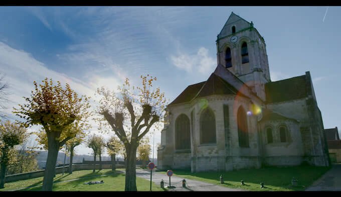 La Chiesa di Auvers sur Oise dal film "Van Gogh tra il grano e il cielo"