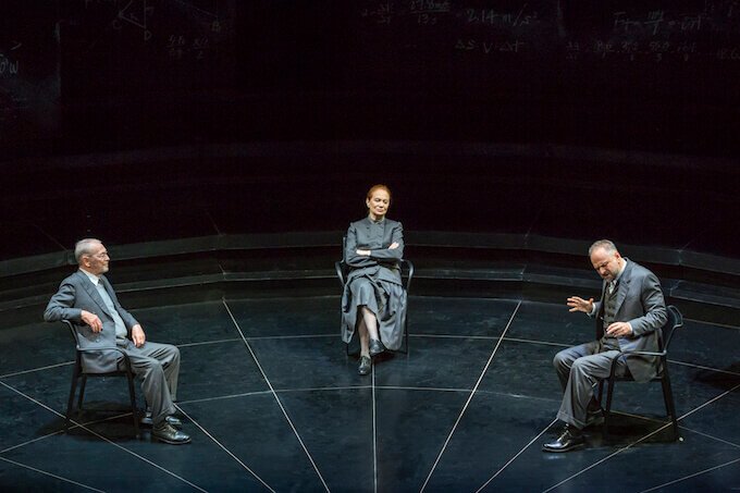 Umberto Orsini, Giuliana Lojodice e Massimo Popolizio in "Copenaghen" (foto di Marco Caselli Nirmal)