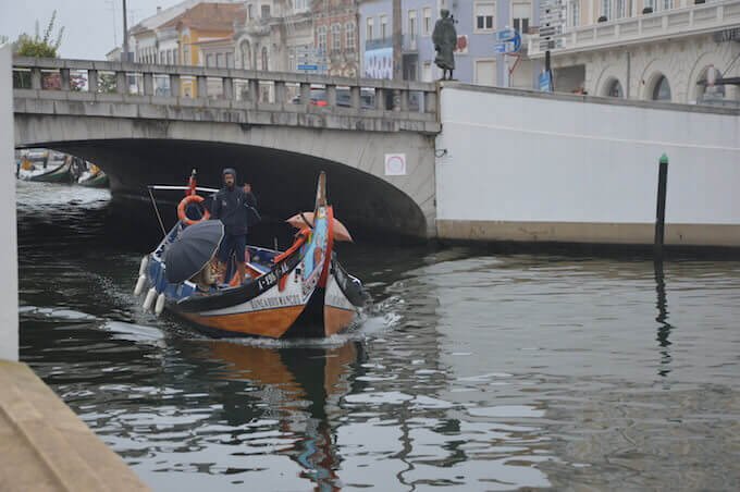 Un barco moliceiro ad Aveiro, in Portogallo