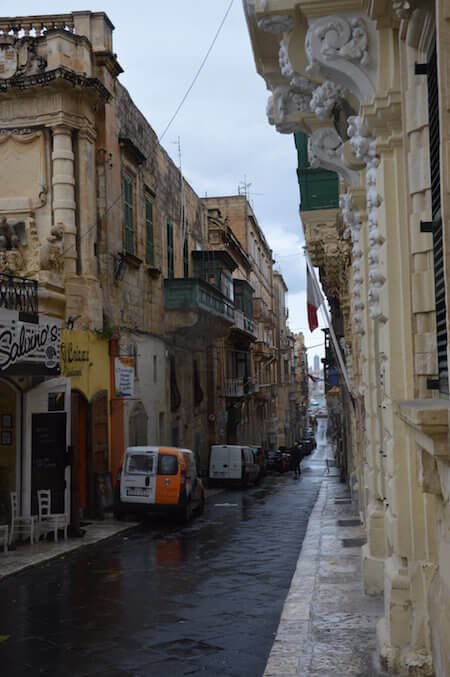 Via dell'Arcivescovado a La Valletta, Malta