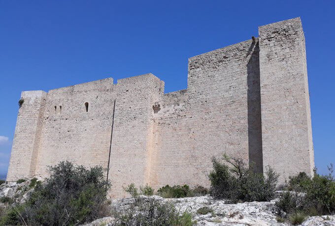 Il castello dei Templari a Miravet, in Catalogna