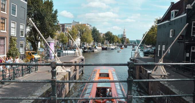 Amsterdam: il canale della chiusa