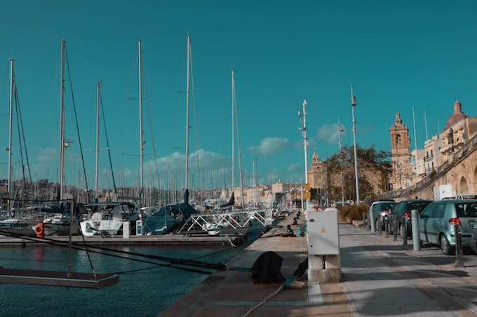 Imbarcazioni nella darsena di Senglea a Malta