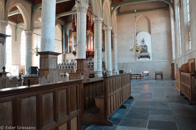 L'interno della Grote Kerk o "Grande Chiesa" di Broek in Waterland