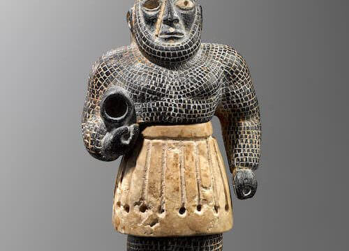 "Sfregiato" con kilt bianco - Iran orientale, Asia centrale. Civiltà dell'Oxus (2200-1800 a.C. circa). Clorite, calcare. Collezione privata, Londra