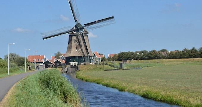 Un mulino a pompa nel nord dell'Olanda
