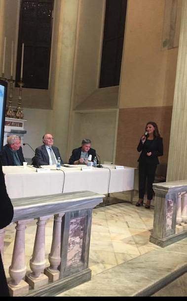 Mariella Di Filippi ringrazia Paolo Conte alla Scuola della Cattedrale di Milano