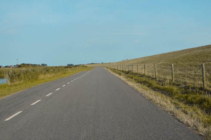 Costeggiando l'argine a Stavoren, in Olanda