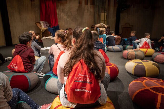 Bambini al Piccolo Teatro di Milano - foto di Masiar Pasquali