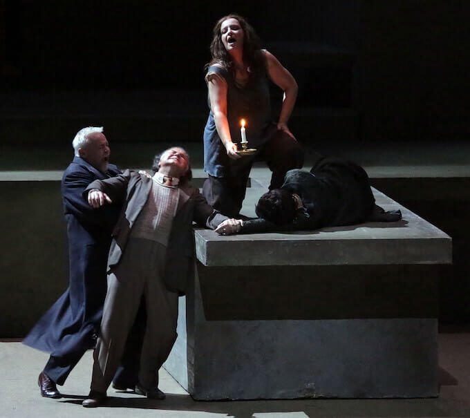 Una scena dell'Elektra di Strauss alla Scala di Milano