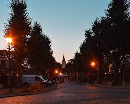 Il campanile di Oudemirdum in Frisia, Olanda