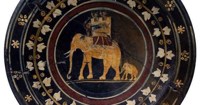 Piatto con elefanti in assetto di guerra, 275 secolo a.C., ceramica a vernice nera sovraddipinta, Roma, Museo Nazionale Etrusco di Villa Giulia, da Capena