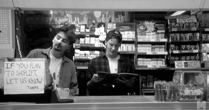 Un fotogramma del film "Clerks" (Commessi) di Kevin Smith