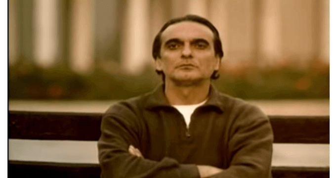 Un fotogramma tratto dal film "Il sapore della ciliegia" di Abbas Kiarostami