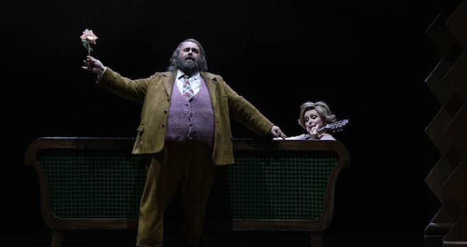 Roberto De Candia (Sir John Falstaff) e Rebecca Evans (Mrs. Alice Ford) in Falstaff - Foto: © Javier del Real | Teatro Real
